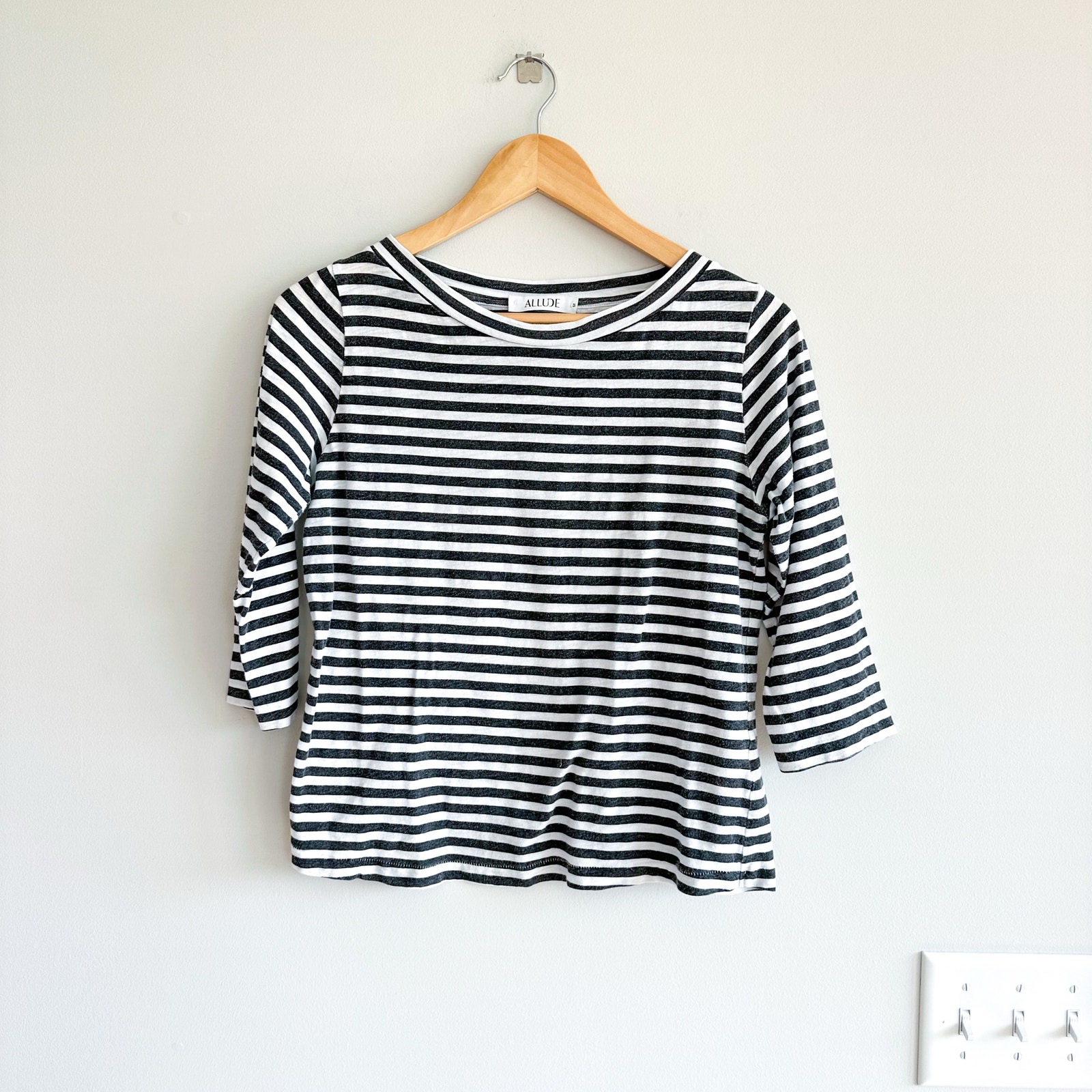 Allude Striped 3/4 Sleeve T-Shirt Top Gray White M